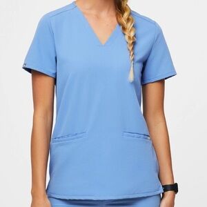 Figs Women's Casma 3 Pocket Scrub Top in Blue | Size M